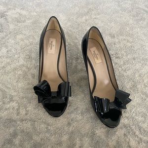 Valentino Patent Leather Bow Accents Pumps